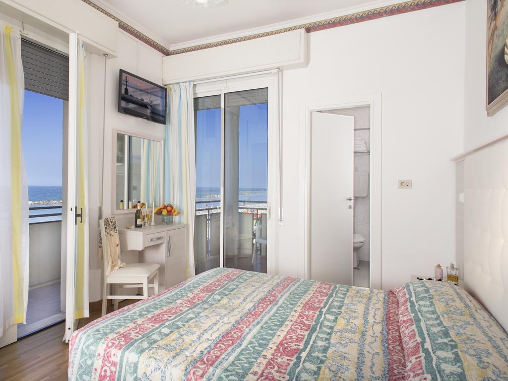 Hotel Titanus Bellaria-Igea Marina Exterior photo